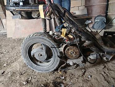 07 masin səkilləri: Xr 50 bkazer mopet satlr - Çərçivə: metal karkas, ön və arxa hissə — 8