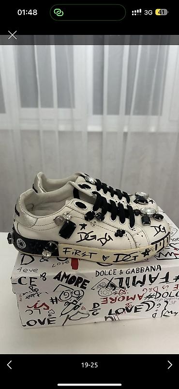 Кроссовки и спортивная обувь: Обувь женская, покупала в Италии/Дубаи, размер 37-38, цены от 100 до — 5