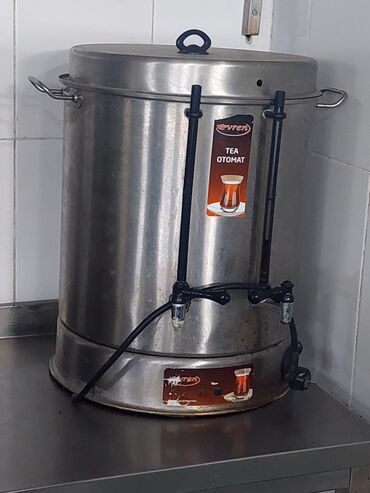 transformer masa: Mətbəx masası, Açılmayan, Nerjaveyka, Dördbucaq masa