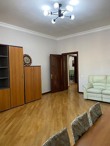 Долгосрочная аренда квартир: 4 комнаты — 18