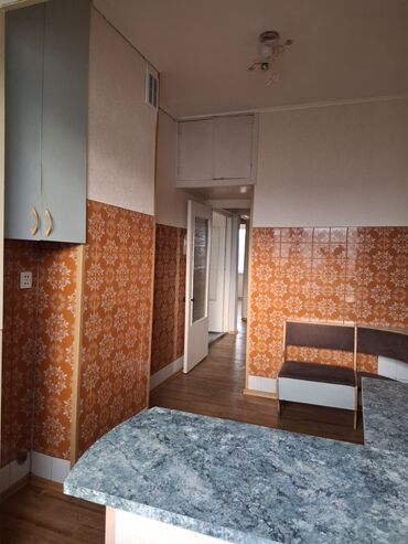 квартира токтогул: 3 бөлмө, 61 кв. м, 105-серия, 9 кабат, Эски ремонт