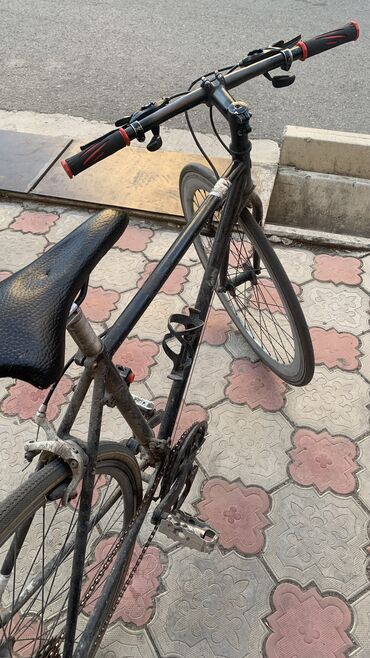 спартивный велосипед: Срочно продается корейский шоссейный велосипед черного цвета Звонить