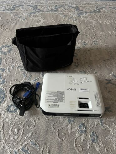 документ сканеры для проекторов крепления: Портативный проектор Epson с технологией 3LCD обеспечивает яркое и