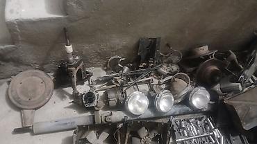 Digər avtomobil ehtiyat hissələri: Klassik avtomobil üçün ehtiyat hissələri və interyer detallarının — 1