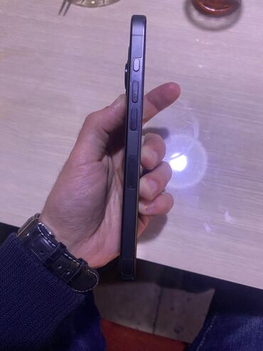 Apple iPhone: IPhone 15 Pro, 256 GB, Black Titanium, Zəmanət, Barmaq izi, Simsiz şarj