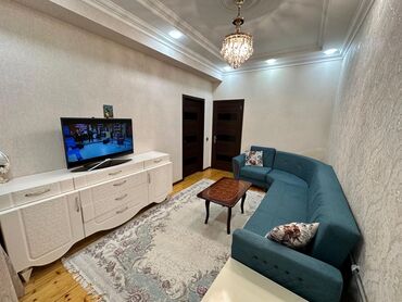 salonda xadime isi: Xadimə tələb olunur, İstənilən yaş, Təcrübəsiz, Dəyişən qrafik, Gündəlik ödəniş