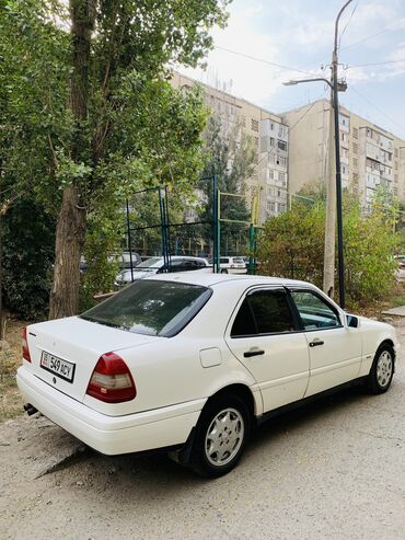 фолсваген т3: Volkswagen Vento: 1997 г., 2.2 л, Механика, Бензин, Седан