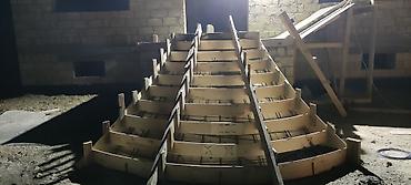 Pilləkən məhəccərləri: Betondan hazırlanmış pilləkənlər müxtəlif layihələr üçün uyğundur. Bu — 11