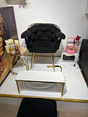 Salon, tibbi mebel dəsti: Premium salon mebeli və avadanlıqları komplekti Tərkib: - Pedikür — 1