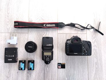 студийное оборудование: Продается Canon 5d Mark iii с комплектом 2 батарейки 2 флешки 64гб