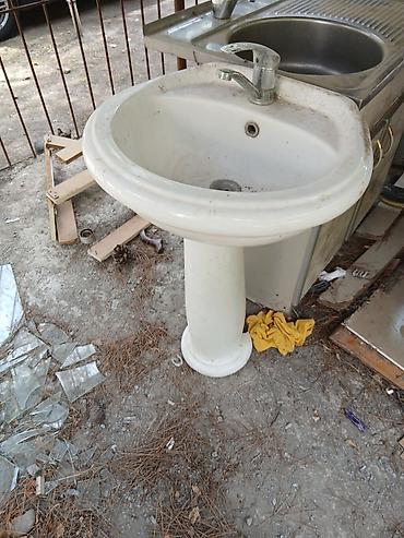 Pedestal tipli vannа otağı lavabosu - Material: keramika - Rəng: ağ -