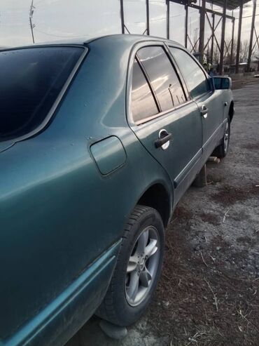 не знаю от какой машины: Легковой автомобиль седан, бирюзовый/зеленый машина Талас обласында