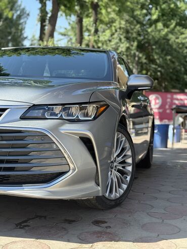 обмен на легковой авто: Toyota Avalon: 2019 г., 2.5 л, Типтроник, Гибрид, Седан