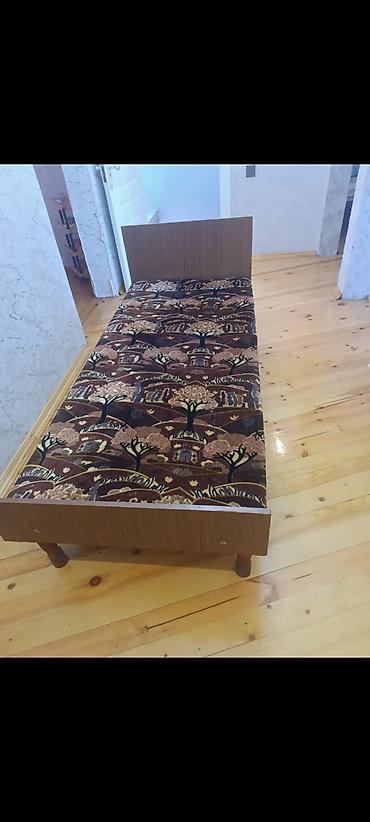 Ev üçün mebel: Taxta çarpayı – 1 nəfərlik - Material: ağac konstruksiya, taxta — 1