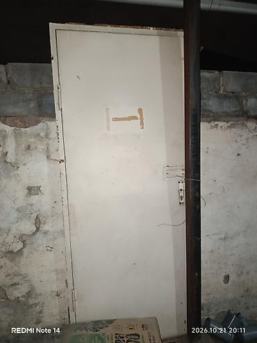 Дверь для хозяйственных помещений и складов, Б/у, Металлическая