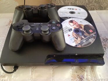 PS3 (Sony PlayStation 3): PS 3 əla vəziyyətdədi 2 djossik təzə alınıb içində 5 oyun yazılıb