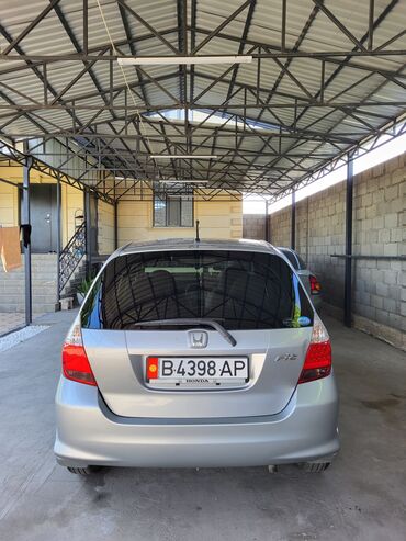 Honda: Honda Fit: 2005 г., 1.3 л, Вариатор, Бензин, Хэтчбэк
