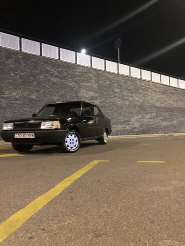 VAZ (LADA): Model: Sedanik kuzovlu kompakt sedan Rəng: Qara Qapı sayı: 4 Oturacaq — 2