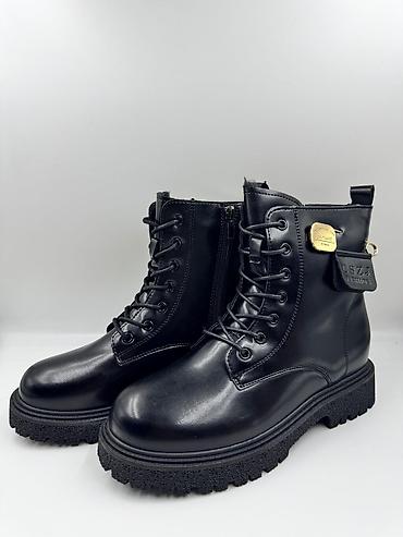 Кроссовки и спортивная обувь: Продаю оптом, качественная женская обувь. Разных моделей и размеров — 23