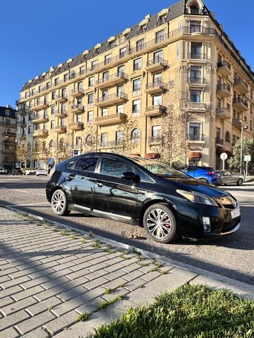 Toyota: Toyota Prius hibrid hetçbek Avtomobil taksidə istifadə — 5