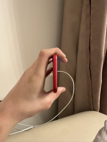 Apple iPhone: IPhone 8, 256 ГБ, Красный, Кабель, 100 % — 5