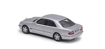 модель машины: Продаю масштабную модель 1:43 Mercedes-Benz W210, 2001 г. (рестайлинг) — 3