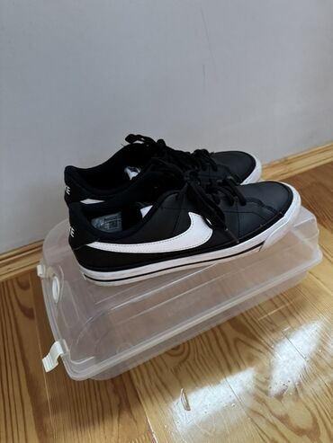 теплые мужские тапочки: Məhsul: Nike kişi ayaqqabısı (Original) Model: Nike Court Legacy