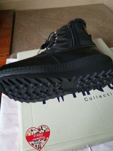 Сапоги: Продаем Новые зимние сапоги водооталкивающие внутри натуральный — 11