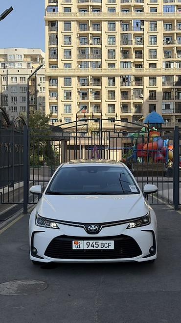 икс трейл: Toyota Corolla: 2022 г., 1.8 л, Вариатор, Гибрид, Седан — 3