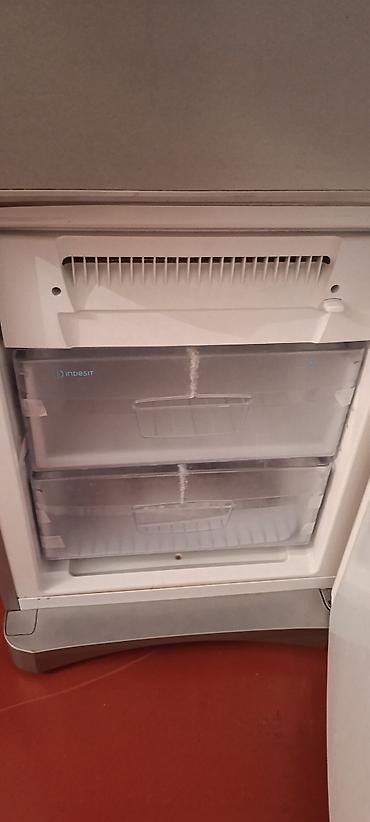 sharp soyuducu qiymetleri: İşlənmiş 2 qapılı Indesit Soyuducu Satılır, rəng - Gümüşü — 5