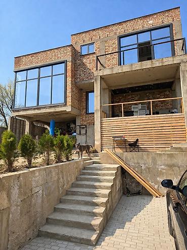 Продажа коттеджей и домов: Продаю дом 1,5 этажа 0 этаж: Прихожая (холодный тамбур) 1 этаж — 16