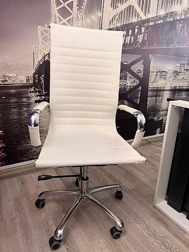 Ofis masaları: İşlənmiş, Müdir üçün, Dördbucaq masa — 9