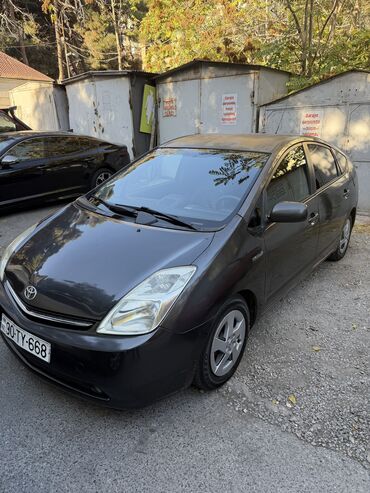 oturacaq uzlukleri: Prius ela veziyyetde. Tekerler teze, xodovoy motor abs batareka ela