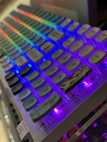 Клавиатуры: Клавиатура, Механическая, Проводное подключение, Размер: 100% — 17