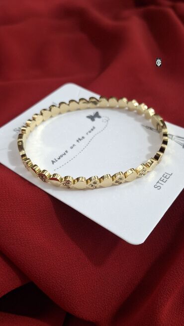 Bilərziklər: Qızılı rəngli, paslanmayan poladdan (STEEL) bəzək bilərziyi. Oval -da lalafo.az — 15 Bilərziklər: Qızılı rəngli, paslanmayan poladdan (STEEL) bəzək bilərziyi. Oval — 15