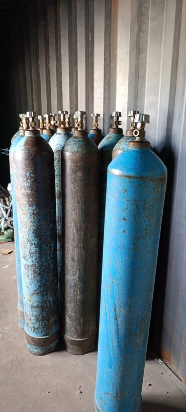 продам газовый баллон: Промышленный газовый баллон, Наполнение: Кислород, Объем баллона: 40 л, Применение: Сварка и резка