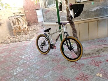 trinx x1 elite: İşlənmiş Dağ velosipedi Adidas, 26", sürətlərin sayı: 21