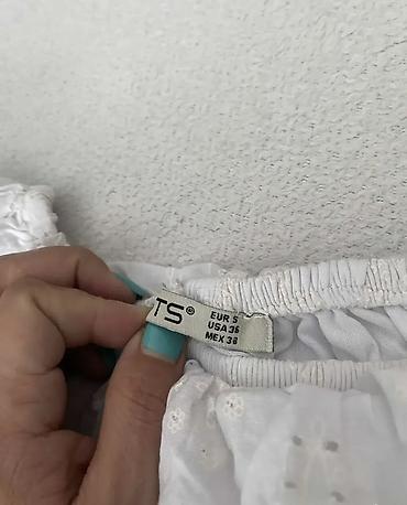 lil solid 2 0 kde kupit: Bela haljina sa volanom preko ramena (off-shoulder), sa izvezenim — 2