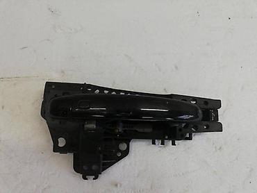 motalice za duvan: PREDNJA DESNA KVAKA ZA AUDI A4, Q3 - 8T0837167A | Prednja desna — 1