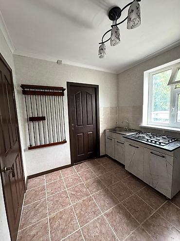 Продажа домов: 3 комнаты, 70 м², 5 соток, Бишкек, Собственник — 10
