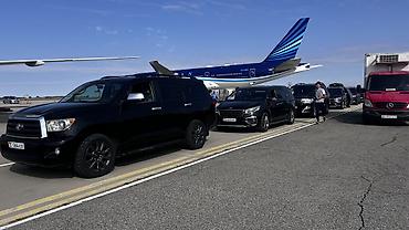 хай лимузин: Сдаю Toyota Land Cruiser для кортежа, С водителем, Внедорожник — 3