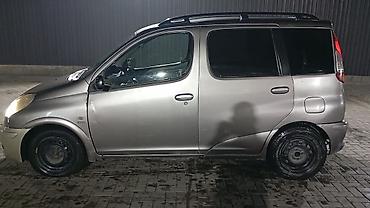 camry xv25: Toyota Yaris Verso: 2004 г., 1.3 л, Механика, Бензин, Хэтчбэк — 9