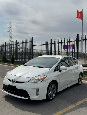 продаю или меняю на квартиру: Toyota Prius: 2013 г., 1.8 л, Автомат, Бензин, Хэтчбэк