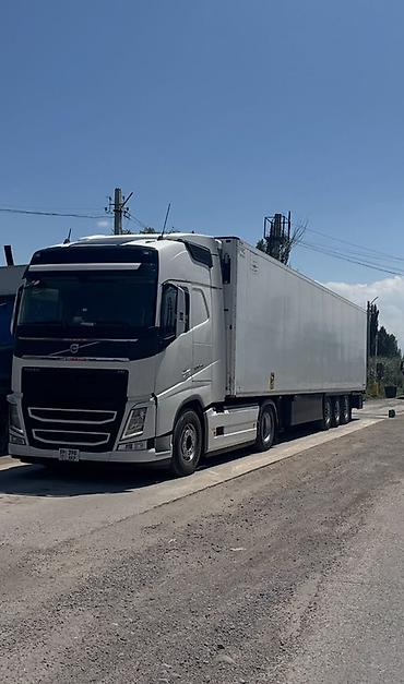 военный бутка: Тягач, Volvo, Тентованный — 1