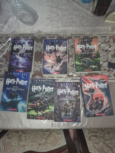 Kitablar, jurnallar, CD, DVD: Ingilis dilinde Harry potter seti . Kitablarin veziyyeti eladir yeni