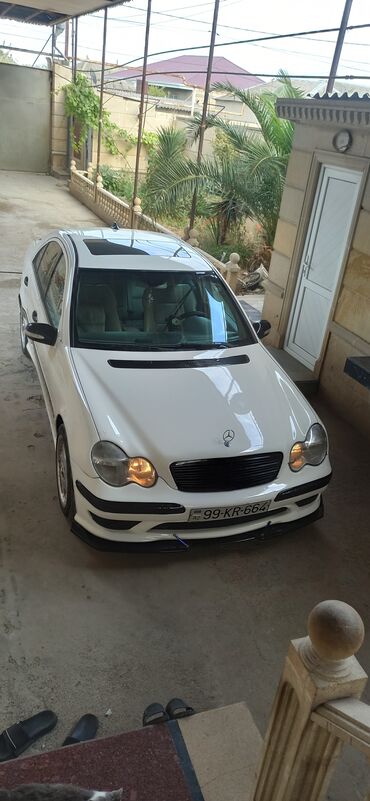 Mercedes-Benz: Mercedes-Benz C-Class: 2.3 l | 2005 il Sedan — 4