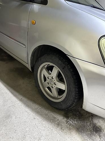 4: Toyota Ipsum: 2003 г., 2.4 л, Автомат, Бензин, Минивэн — 7