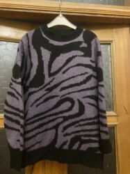 Köynək və bluzalar: Qadın geyimləri – 2 fərqli model 1) Ağ bluz: - Yumşaq, axıcı parça - — 22