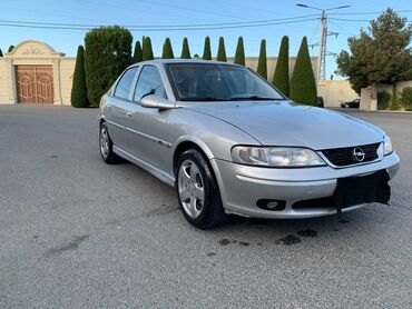 Opel Vectra: 2 l | 2000 il 451680 km Sedan