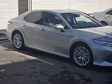 byd khan: Toyota Camry: 2018 г., 2.5 л, Автомат, Гибрид, Седан — 10